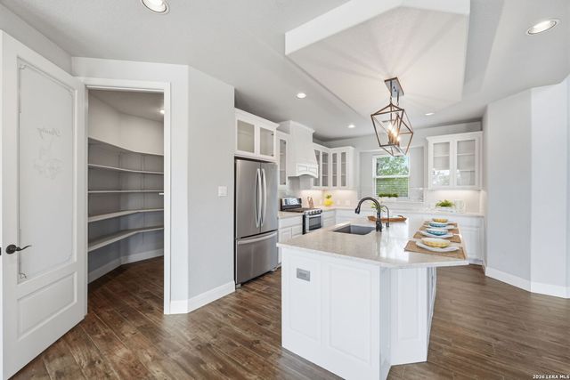 323 Curvatura, New Braunfels, TX 78132