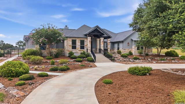 323 Curvatura, New Braunfels, TX 78132