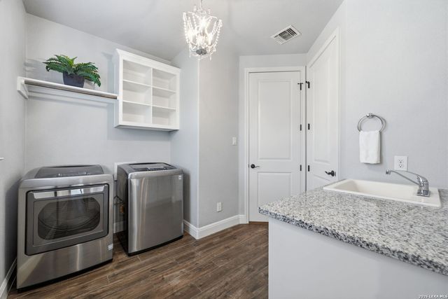 323 Curvatura, New Braunfels, TX 78132