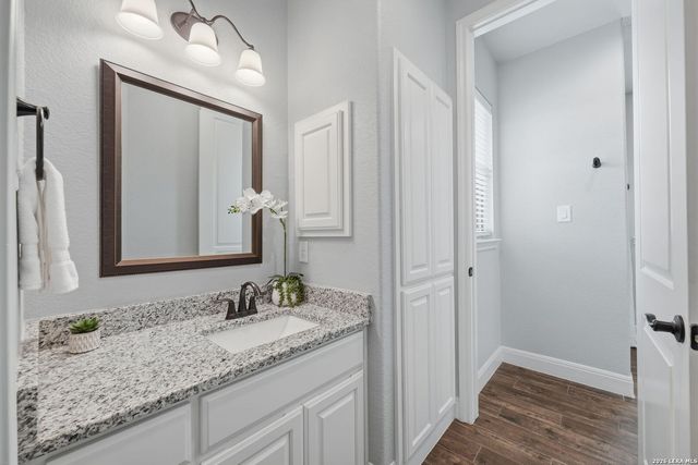 323 Curvatura, New Braunfels, TX 78132