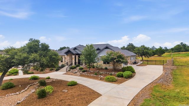 323 Curvatura, New Braunfels, TX 78132