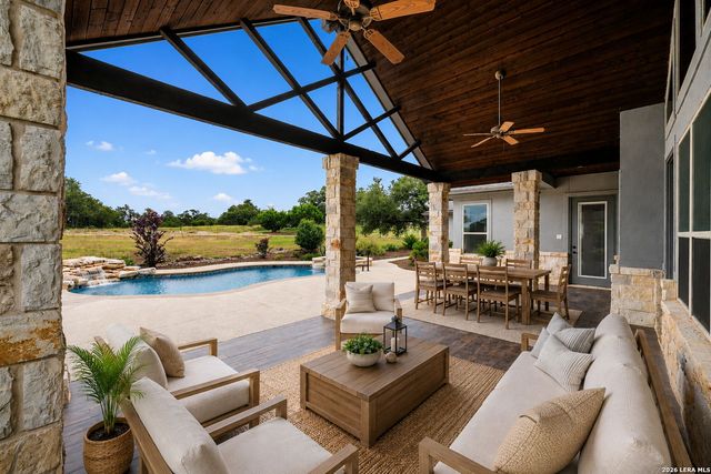 323 Curvatura, New Braunfels, TX 78132