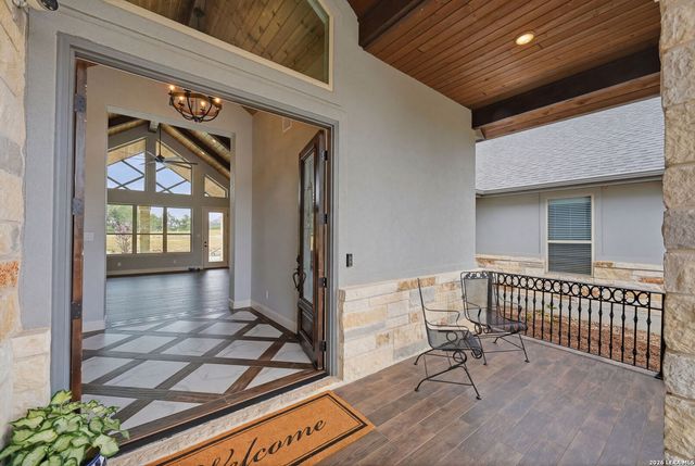 323 Curvatura, New Braunfels, TX 78132