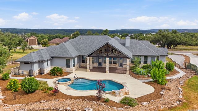 323 Curvatura, New Braunfels, TX 78132