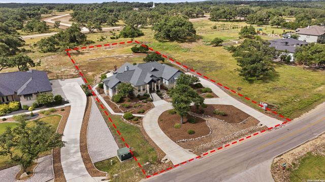 323 Curvatura, New Braunfels, TX 78132
