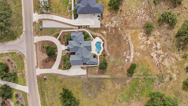 323 Curvatura, New Braunfels, TX 78132
