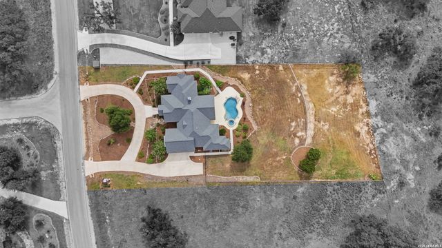 323 Curvatura, New Braunfels, TX 78132