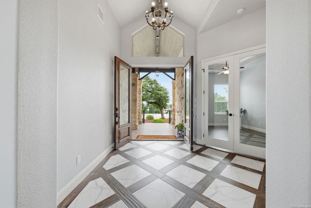 323 Curvatura, New Braunfels, TX 78132