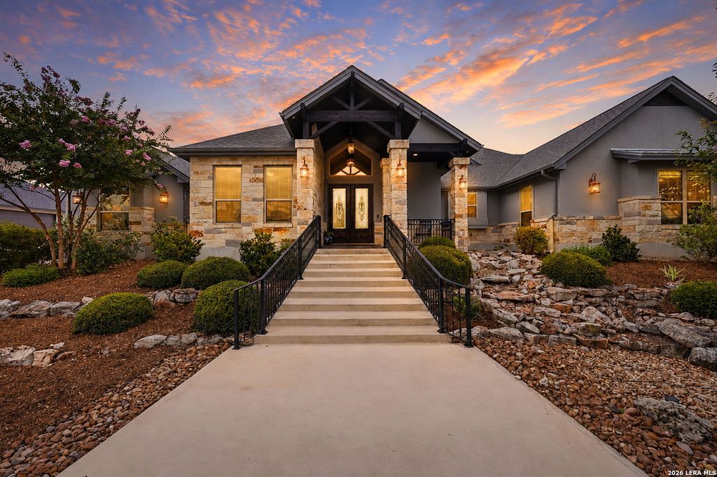 323 Curvatura, New Braunfels, TX 78132