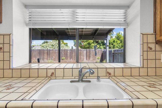 3848 Semallon Dr, Modesto, CA 95356