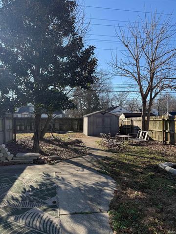 2505 Ravenswood Drive, Evansville, IN 47714