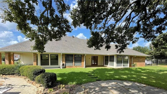 6340 Grauton Drive, Mansfield, TX 76063