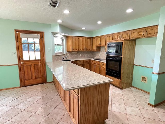 6340 Grauton Drive, Mansfield, TX 76063