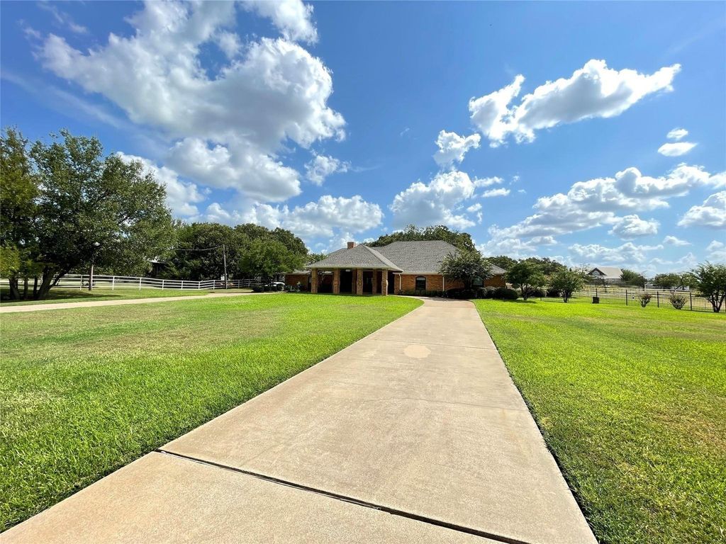 6340 Grauton Drive, Mansfield, TX 76063