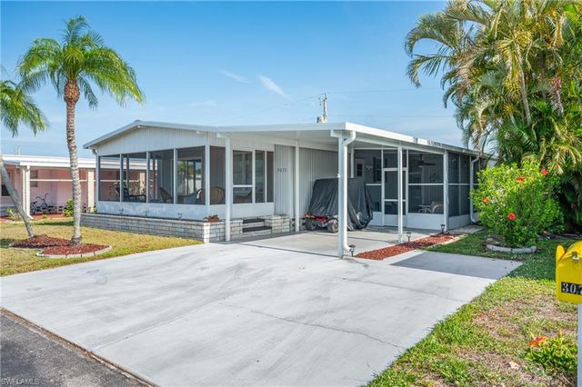 3073 Longview LN, North Fort Myers, FL 33917
