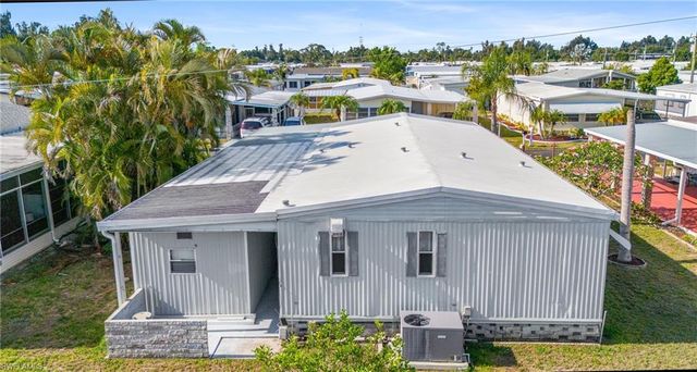 3073 Longview LN, North Fort Myers, FL 33917