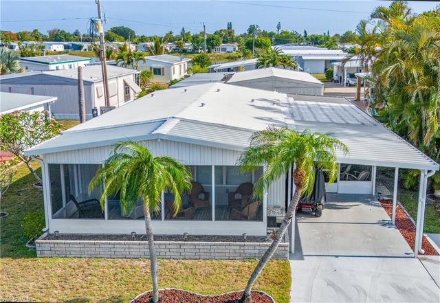 3073 Longview LN, North Fort Myers, FL 33917