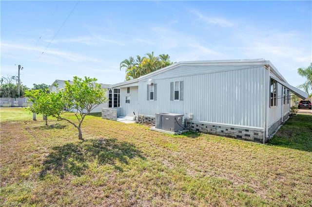 3073 Longview LN, North Fort Myers, FL 33917