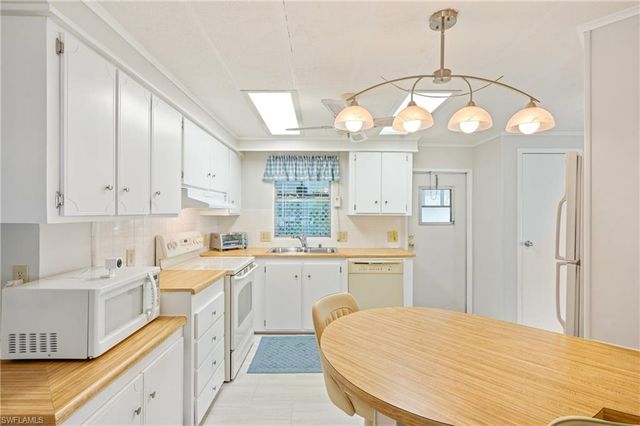 3073 Longview LN, North Fort Myers, FL 33917