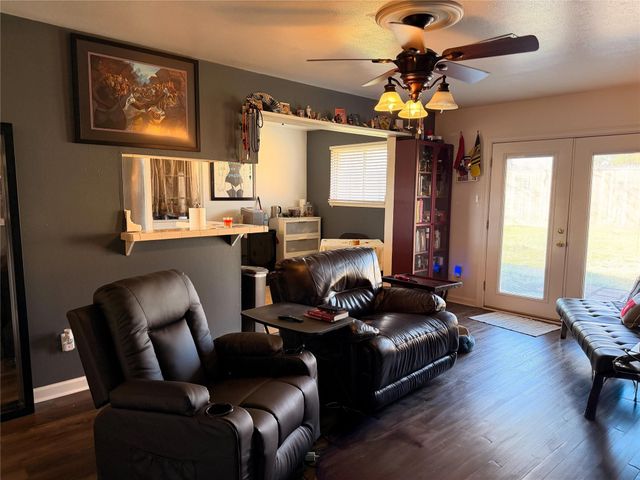 7618 Garsee Drive, Houston, TX 77040