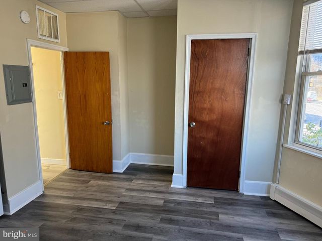 4154 W GIRARD AVE, Philadelphia, PA 19104