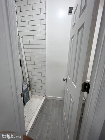 4154 W GIRARD AVE, Philadelphia, PA 19104