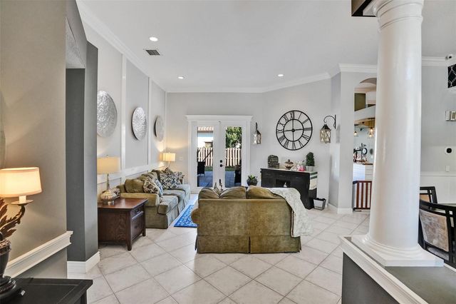 16287 Mariposa Circle S, Pembroke Pines, FL 33331