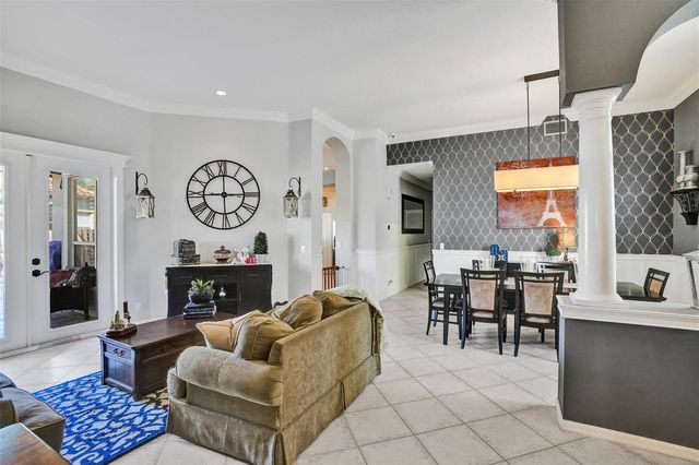 16287 Mariposa Circle S, Pembroke Pines, FL 33331
