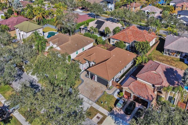 16287 Mariposa Circle S, Pembroke Pines, FL 33331