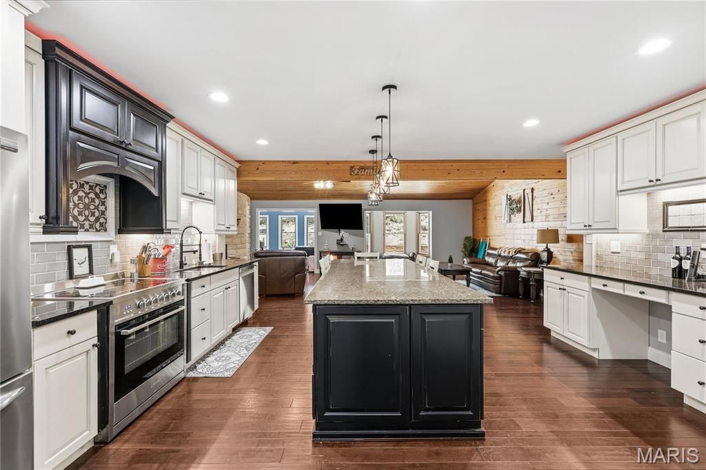 17325 Thunder Spring Road, Wildwood, MO 63025