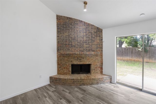 4301 Middlebrook Drive, Arlington, TX 76016