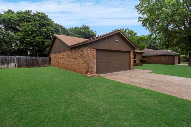4301 Middlebrook Drive, Arlington, TX 76016