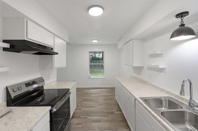 4301 Middlebrook Drive, Arlington, TX 76016