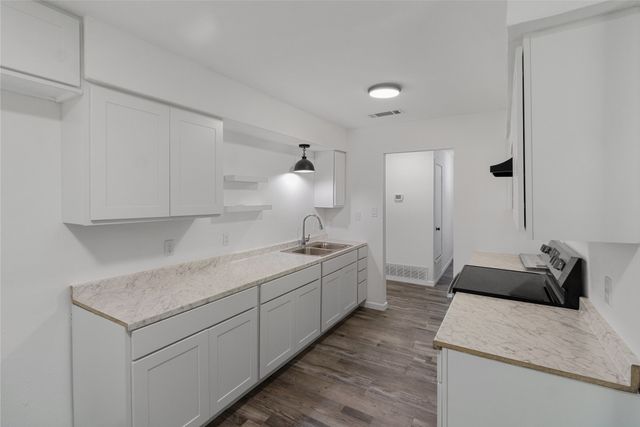 4301 Middlebrook Drive, Arlington, TX 76016