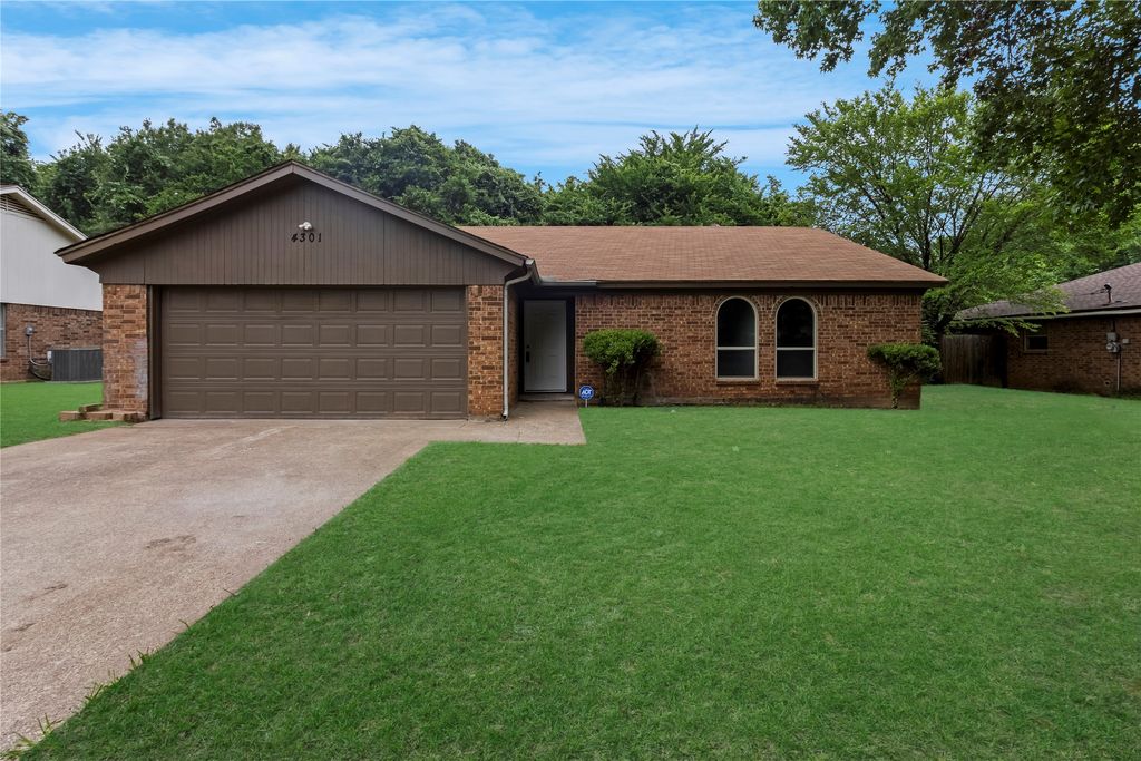 4301 Middlebrook Drive, Arlington, TX 76016