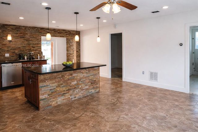 471 NE 162nd St 1a, Miami, FL 33162