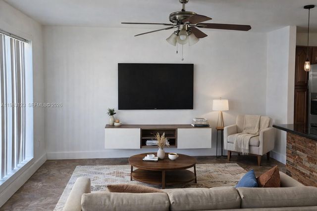 471 NE 162nd St 1a, Miami, FL 33162