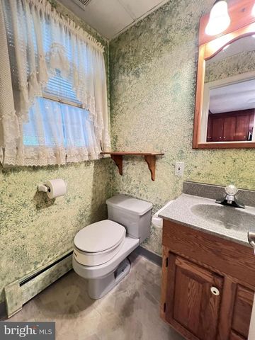 571 TOWNSHIP LINE RD, Telford, PA 18969