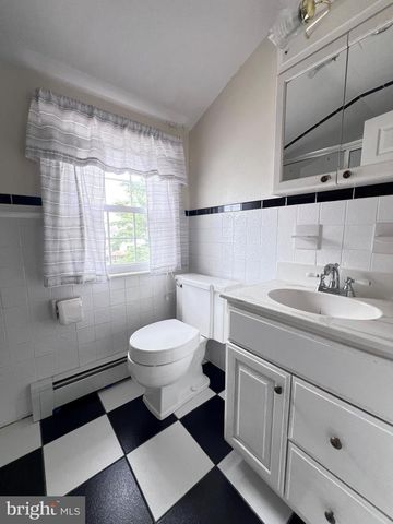 571 TOWNSHIP LINE RD, Telford, PA 18969