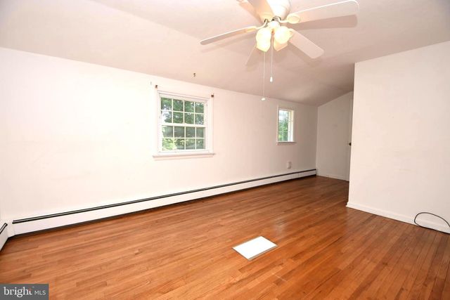 571 TOWNSHIP LINE RD, Telford, PA 18969