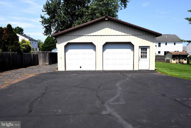 571 TOWNSHIP LINE RD, Telford, PA 18969