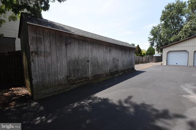 571 TOWNSHIP LINE RD, Telford, PA 18969