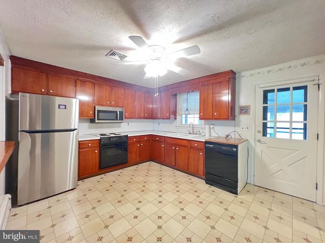 571 TOWNSHIP LINE RD, Telford, PA 18969