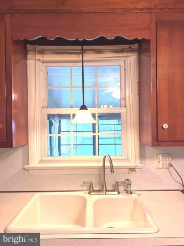 571 TOWNSHIP LINE RD, Telford, PA 18969