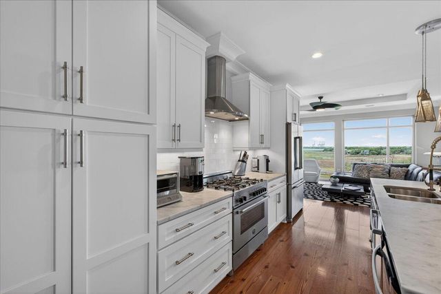 155 Wingo Way 467, Mount Pleasant, SC 29464