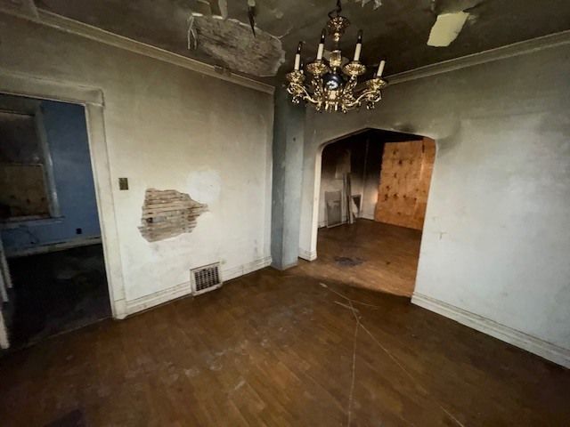 906 S 9th Avenue, Maywood, IL 60153