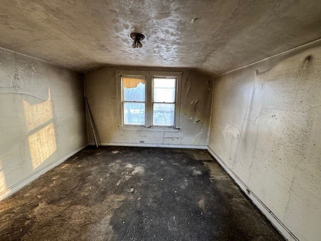 906 S 9th Avenue, Maywood, IL 60153