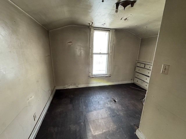 906 S 9th Avenue, Maywood, IL 60153