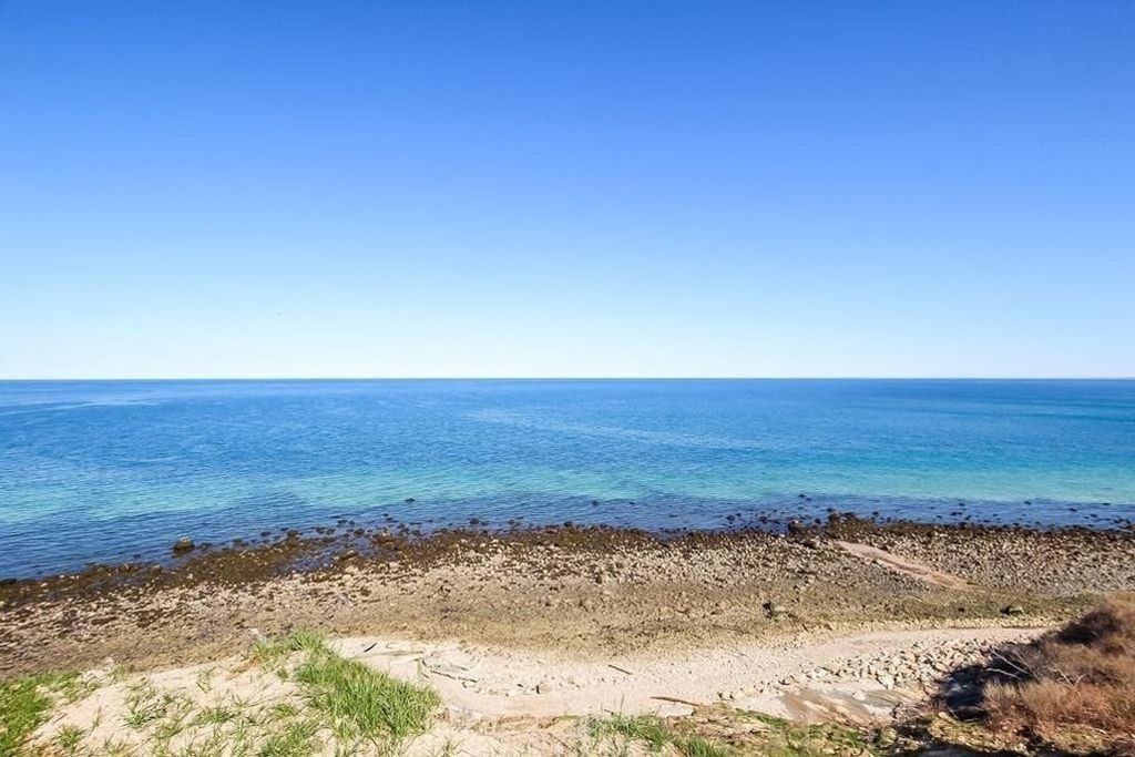 32 Shore Dr, Plymouth, MA 02360