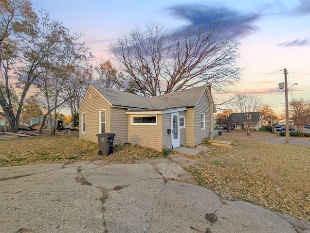 810 SE 10th Street, Des Moines, IA 50309